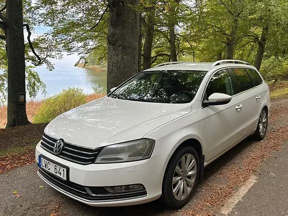 Volkswagen Passat 2012 photo 2