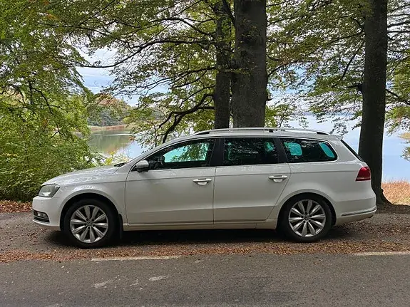 Volkswagen Passat 2012 photo 4
