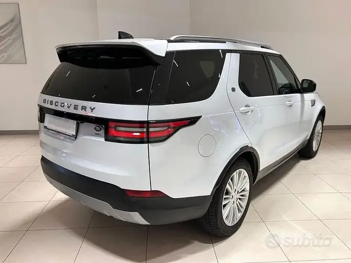 Land Rover Discovery 2017 photo 2