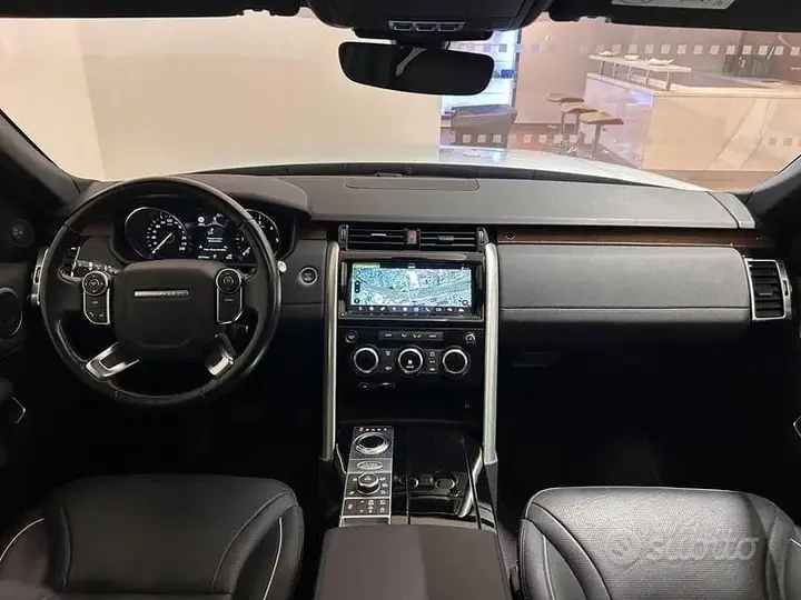 Land Rover Discovery 2017 photo 4