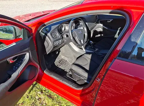 Volvo V40 2016 photo 2