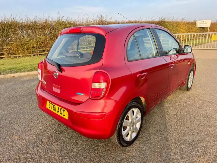 Nissan Micra 2011 photo 2