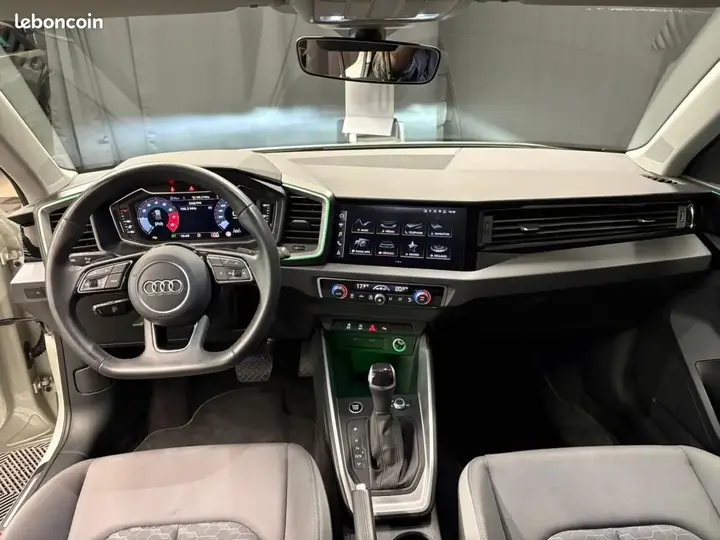 Audi A1 2025 photo 2