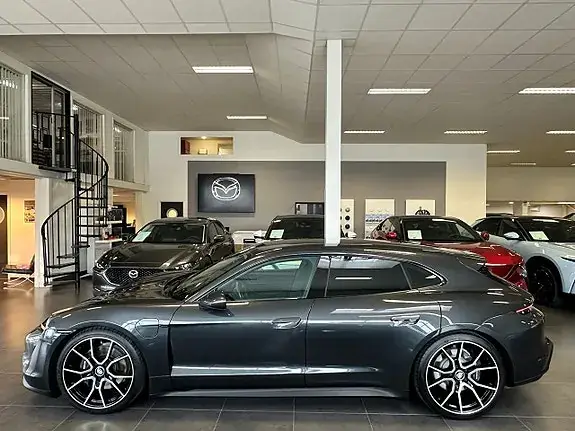 Porsche Taycan 2024 photo 2