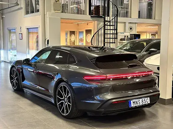 Porsche Taycan 2024 photo 3
