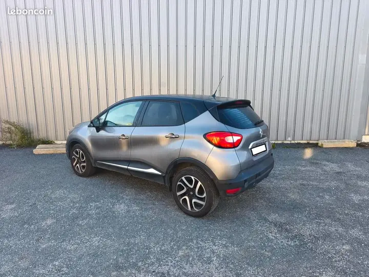 Renault Captur 2015 photo 2