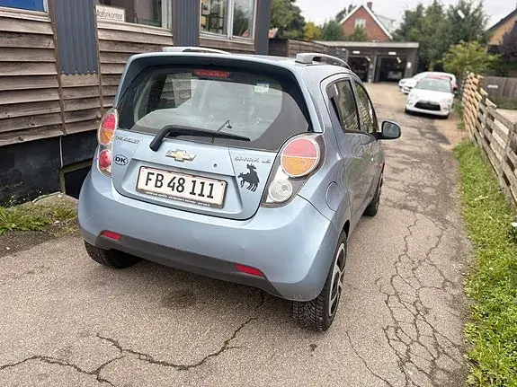 Chevrolet Spark 2011 photo 4