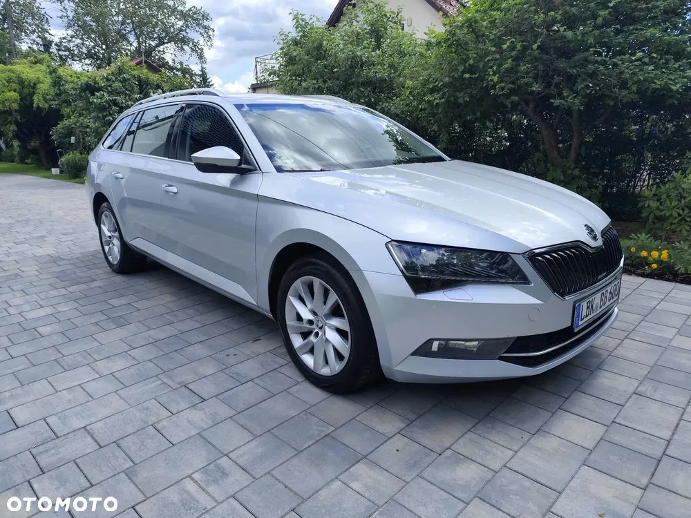 Skoda Superb 2019 photo 2