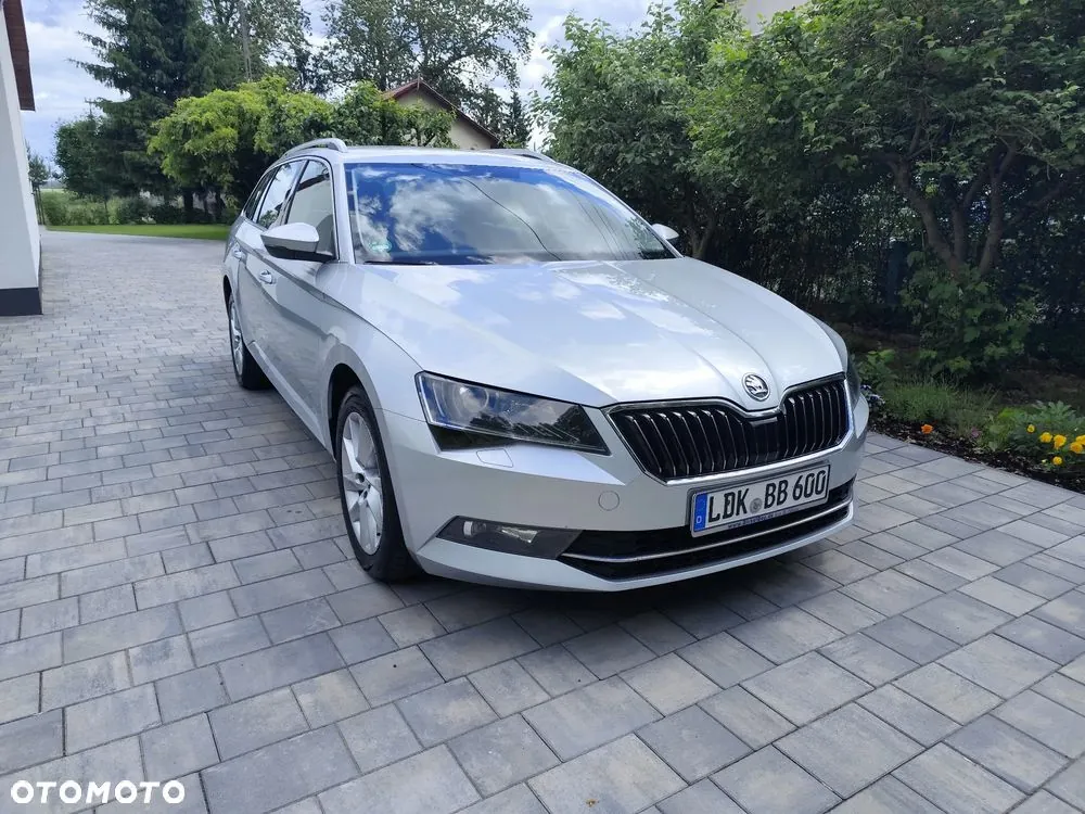 Skoda Superb 2019 photo 3