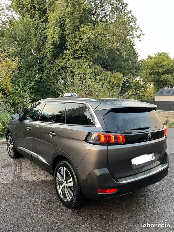 Peugeot 5008 2024 photo 2