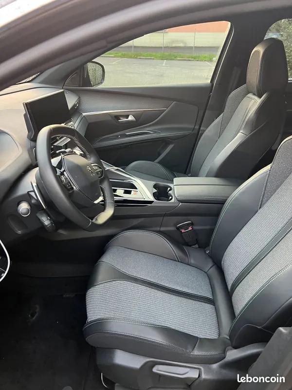 Peugeot 5008 2024 photo 3