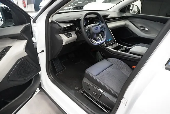 Ford Explorer 2025 photo 2