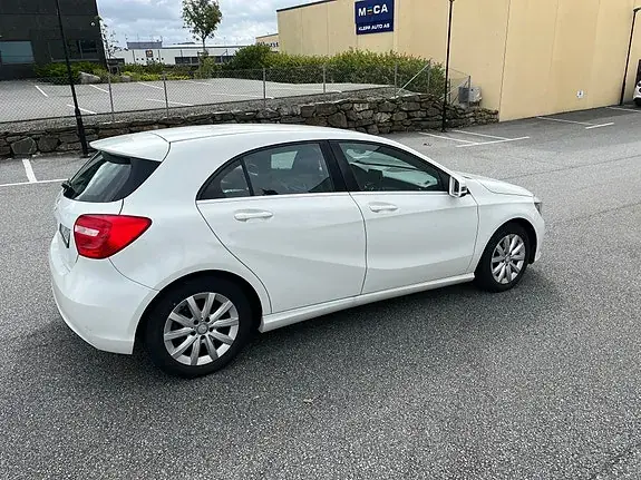 Mercedes-Benz A 180 2013 photo 4
