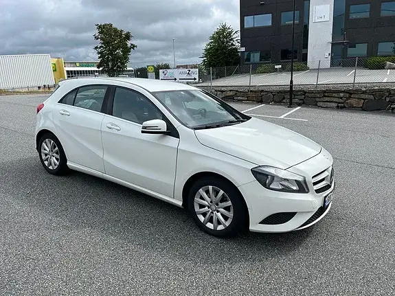Mercedes-Benz A 180 2013 photo 2