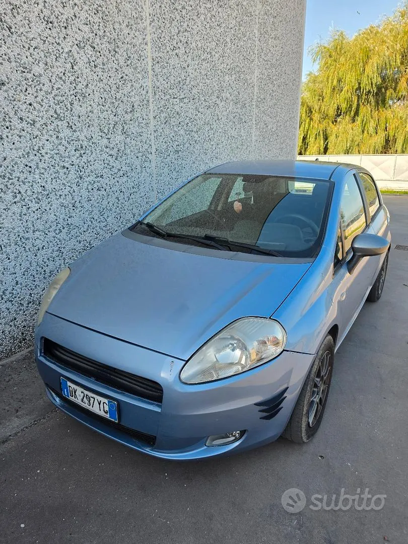 Fiat Grande Punto 2007 photo 2