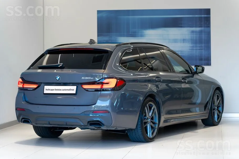 BMW 5 Series 2021 photo 4