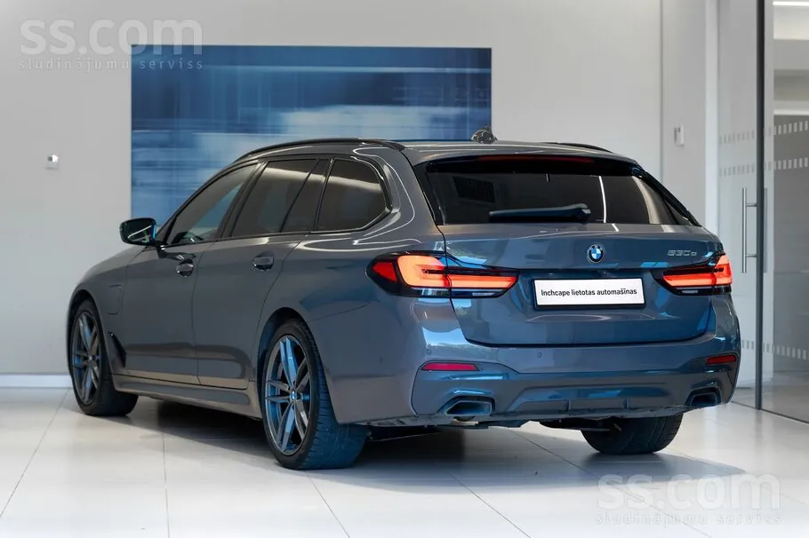 BMW 5 Series 2021 photo 3