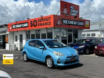 Toyota Aqua 2012 photo 2