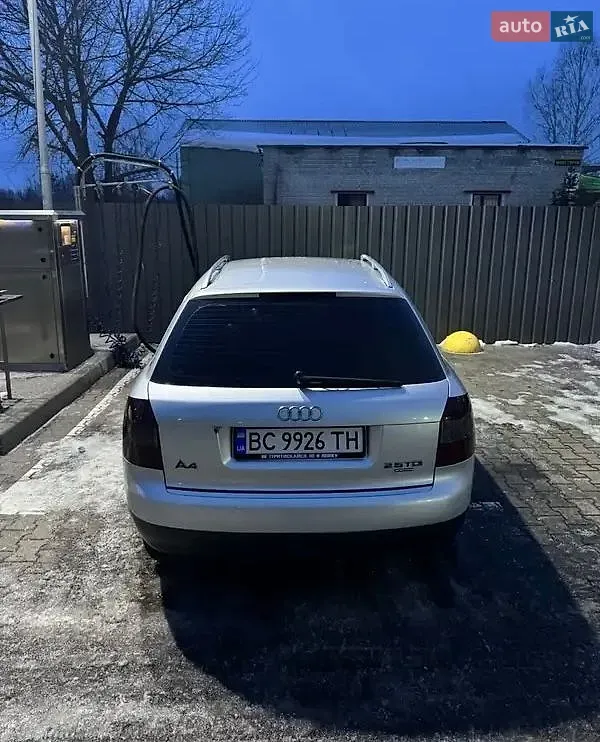 Audi A4 2004 photo 4