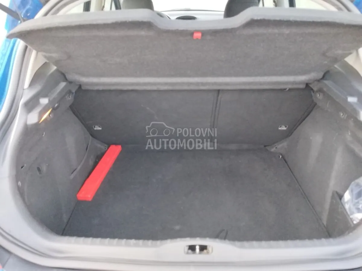 Peugeot 308 2008 photo 5