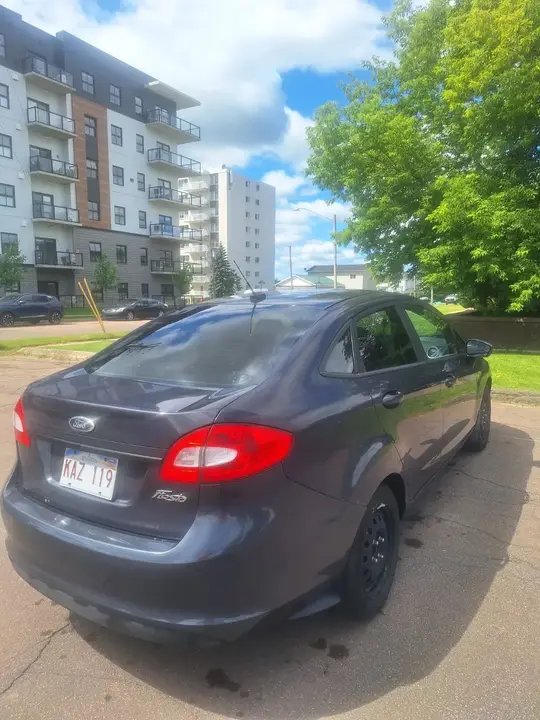 Ford Fiesta 2013 photo 2