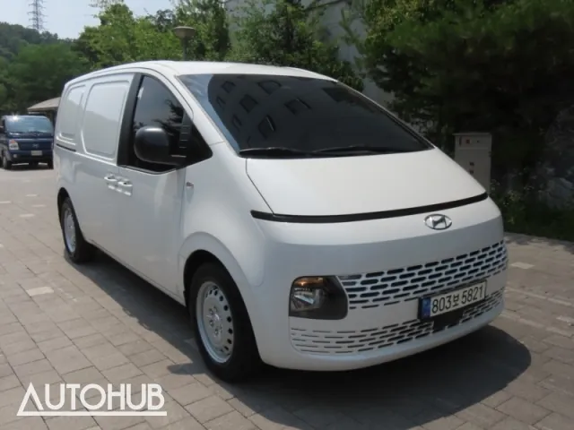 Hyundai Staria 2022 photo 2