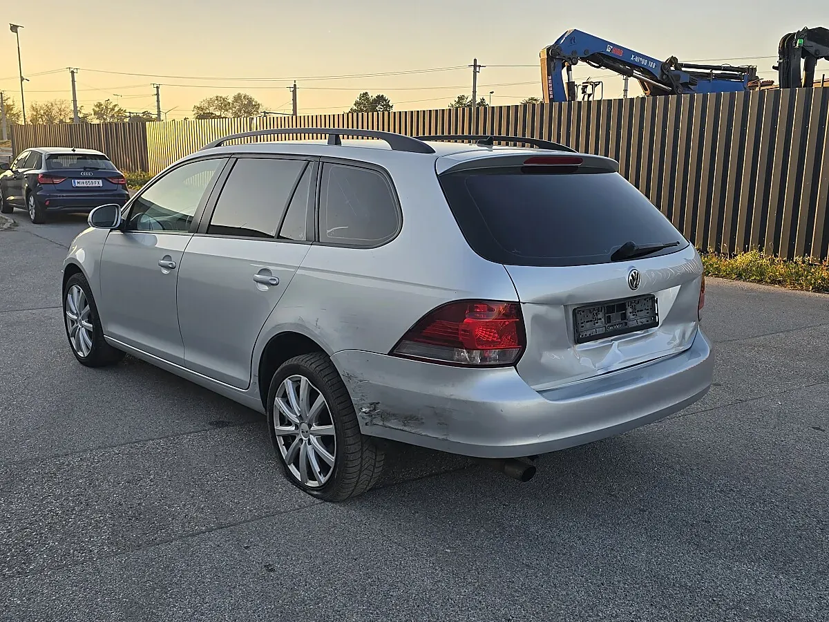 Volkswagen Golf 2010 photo 3