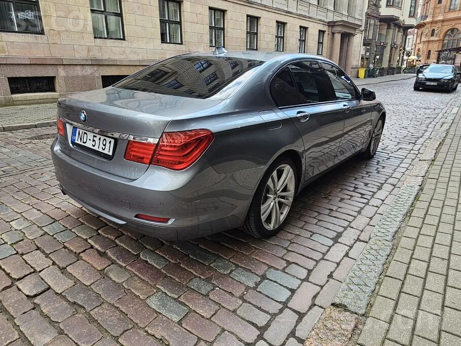 BMW 730 2009 photo 4