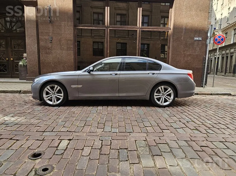 BMW 730