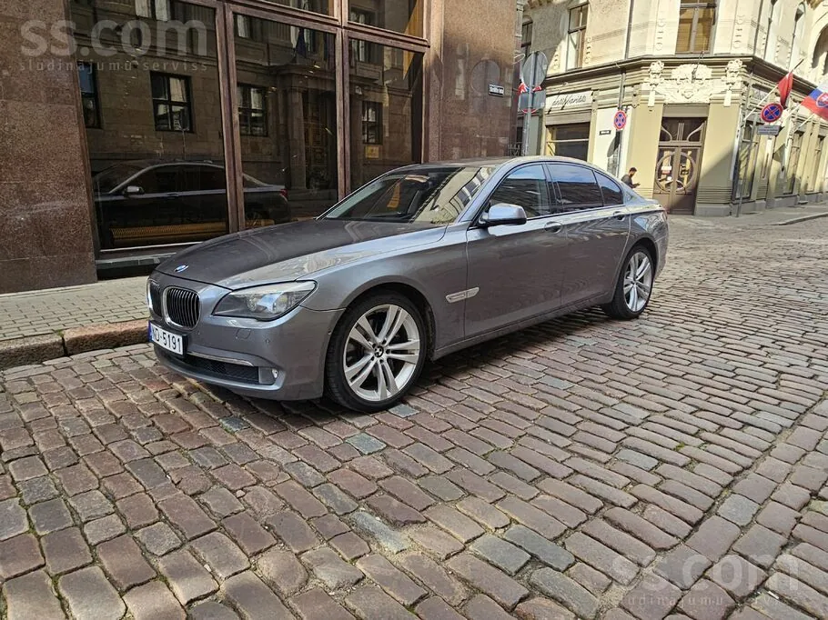 BMW 730 2009 photo 2