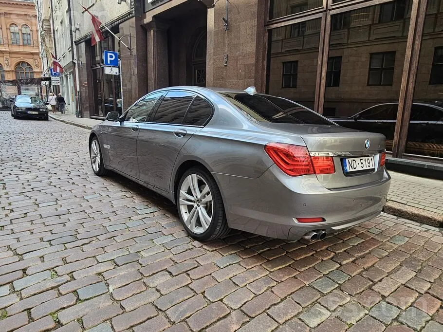 BMW 730 2009 photo 3