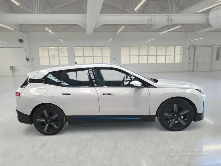 BMW Ix 2022 photo 3