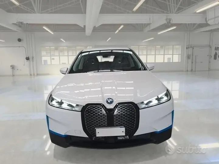BMW Ix 2022 photo 2