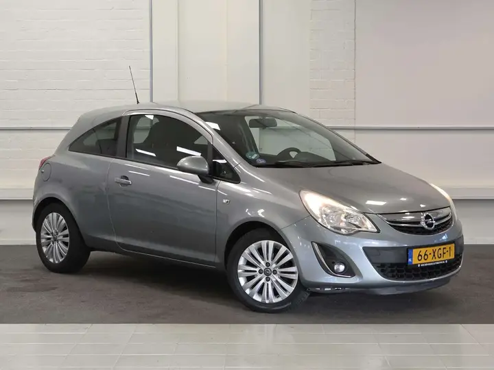Opel Corsa 2012 photo 2