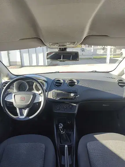 Seat Ibiza 2011 photo 4