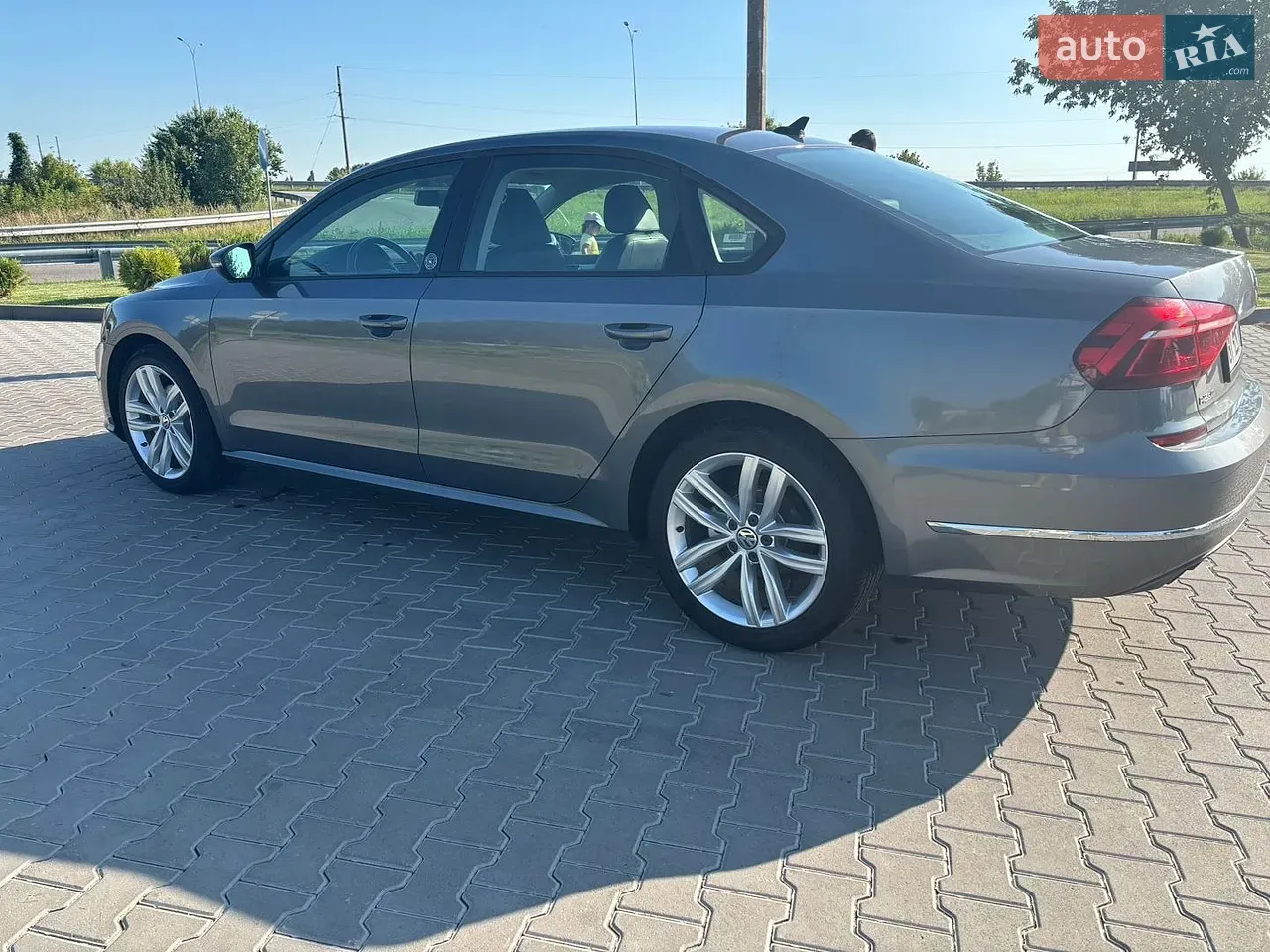 Volkswagen Passat 2018 photo 3