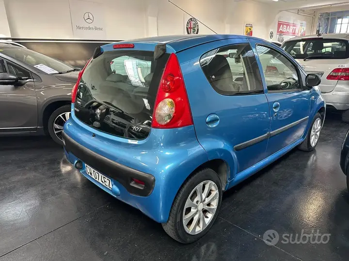 Peugeot 107 2006 photo 4