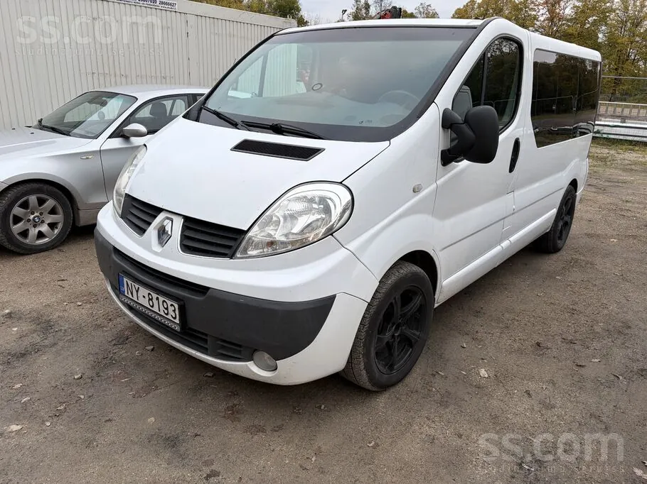 Renault Trafic 2011 photo 2