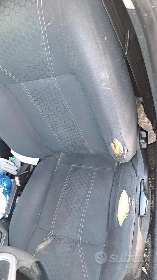 Ford Fiesta 2010 photo 3