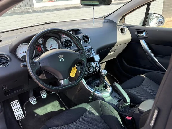 Peugeot 308 2011 photo 2