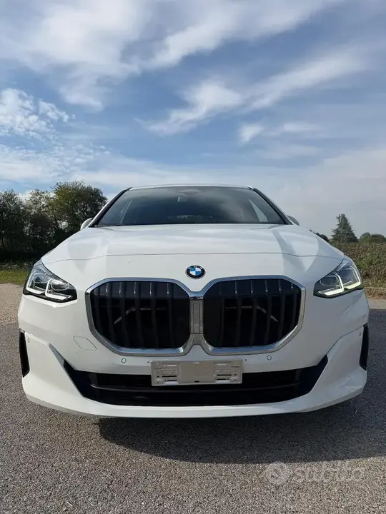 BMW 218D 2023 photo 2