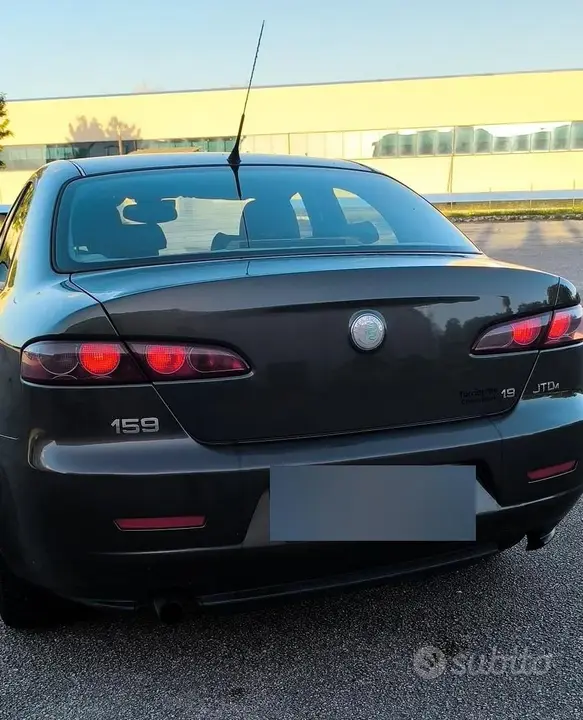 Alfa Romeo 159 2005 photo 3