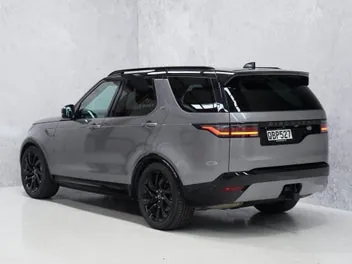 Land Rover Discovery 2023 photo 3