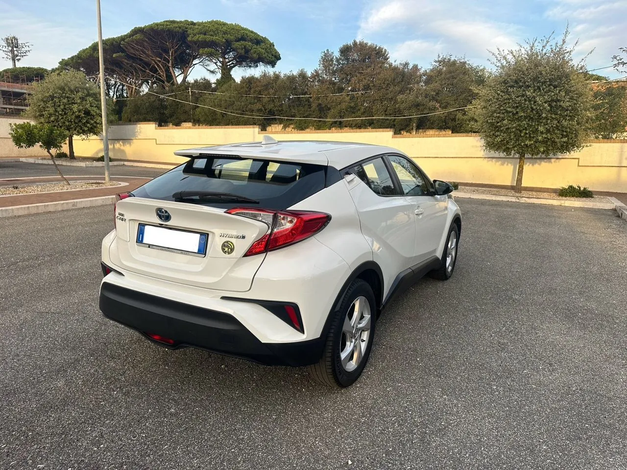 Toyota C-Hr 2019 photo 3