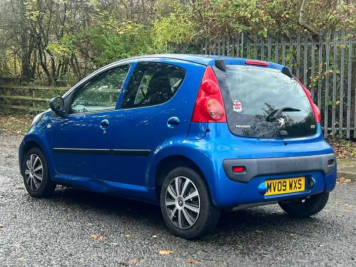 Peugeot 107 2009 photo 4