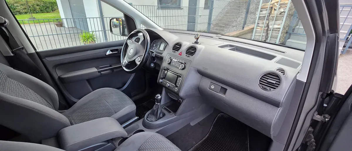 Volkswagen Caddy 2013 photo 2