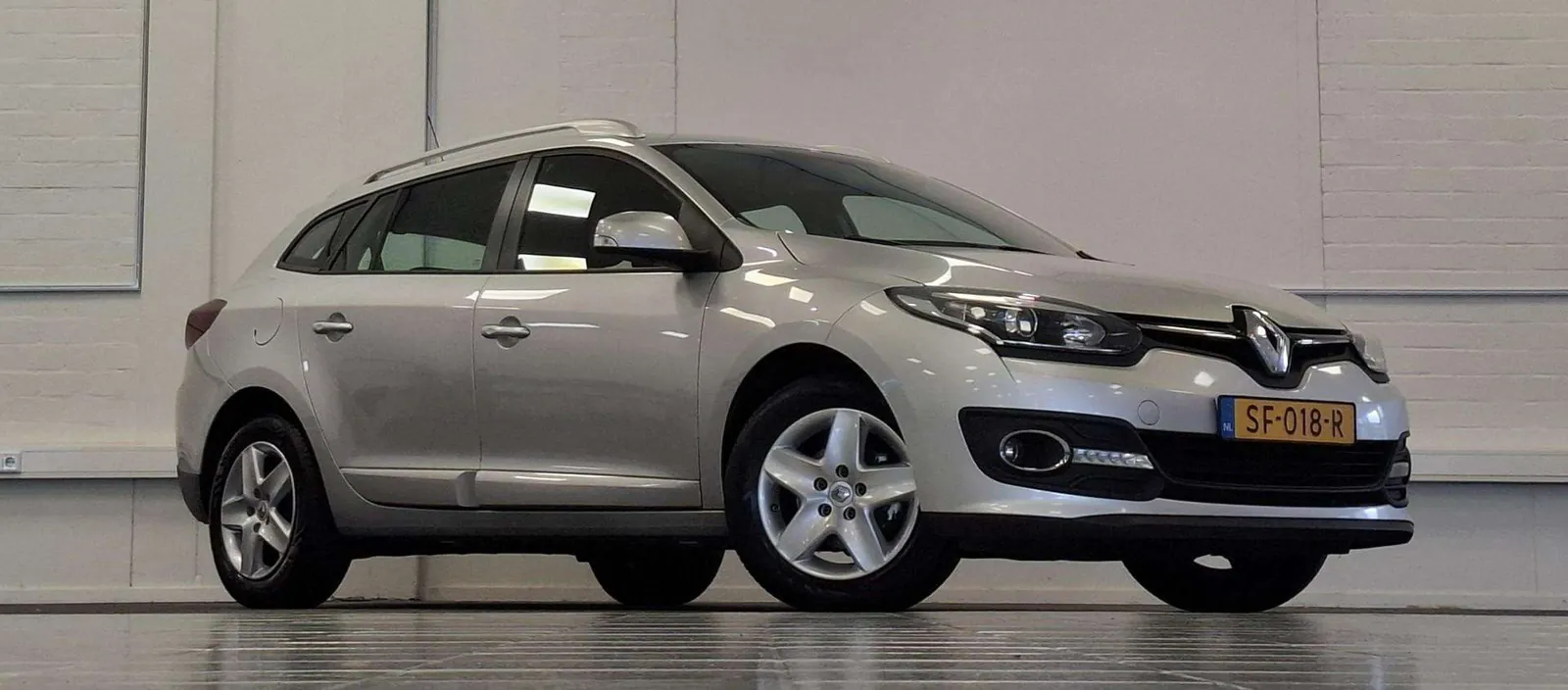 Renault Megane Estate 2014 photo 2