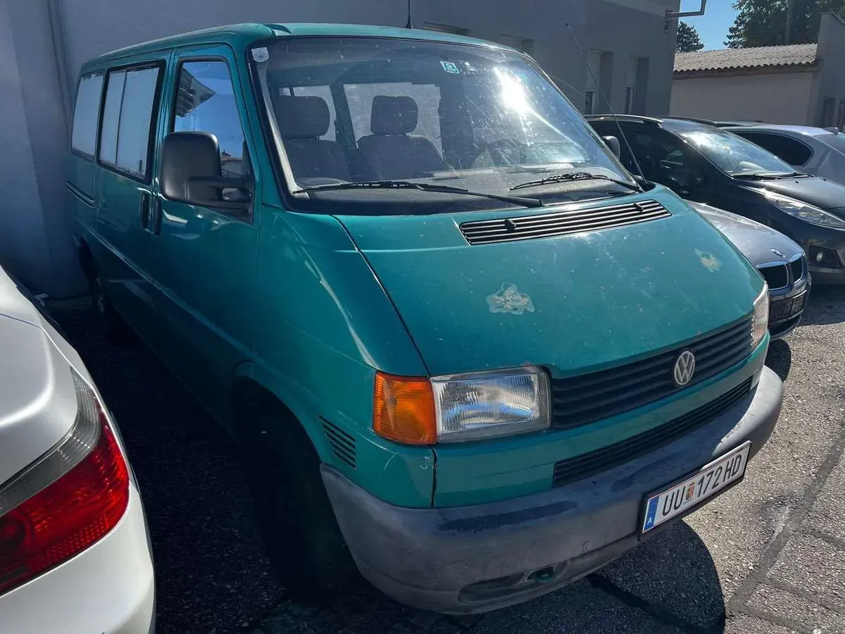 Volkswagen T4 1998 photo 2