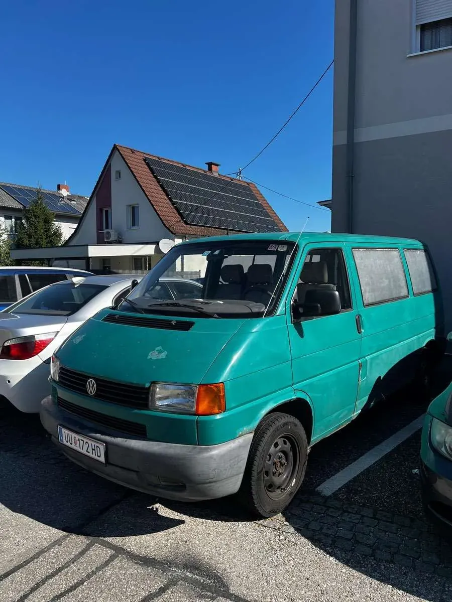 Volkswagen T4 1998 photo 3