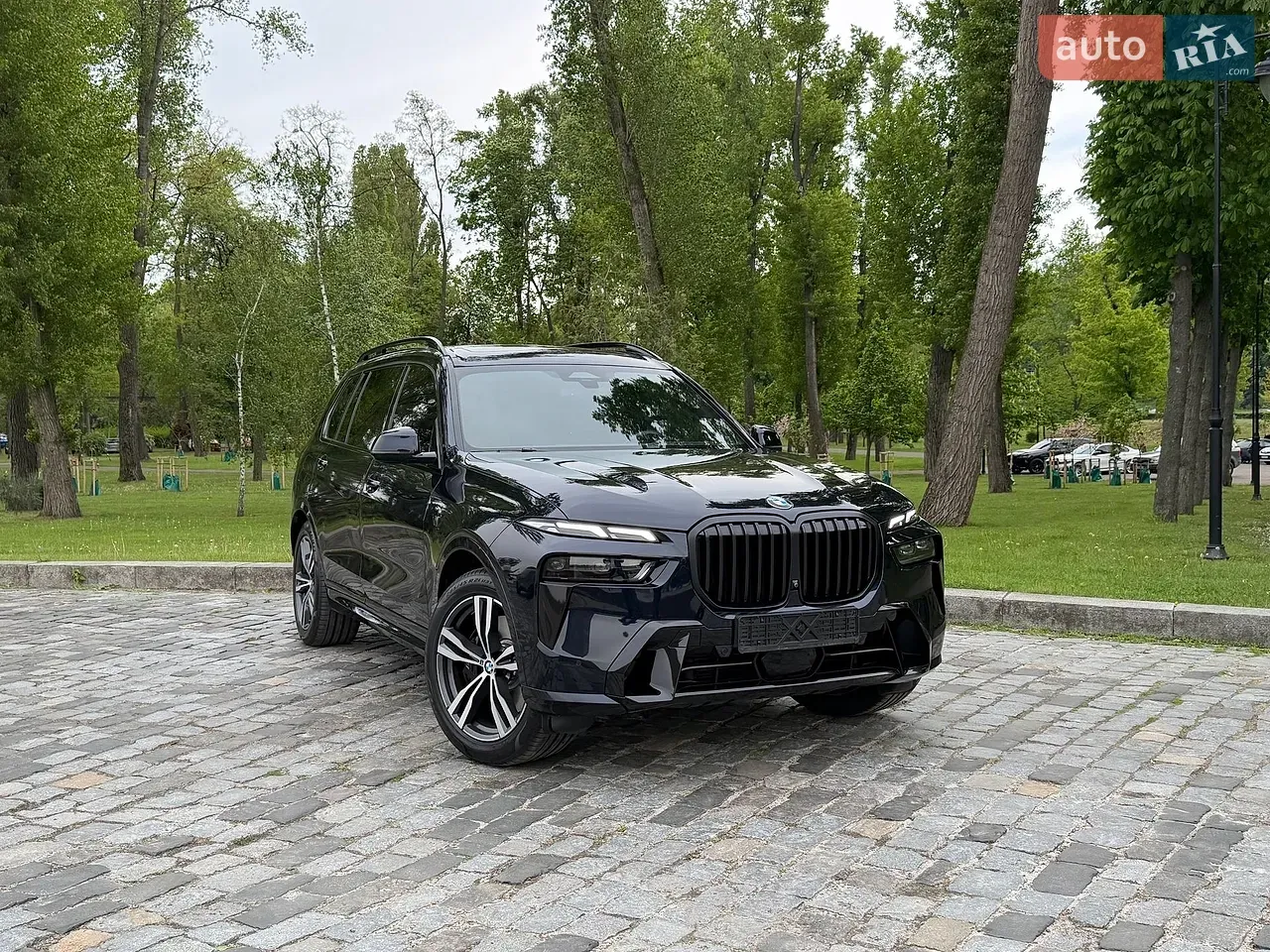 BMW X7 2023 photo 2